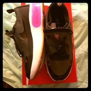 NIKE AIRMAX